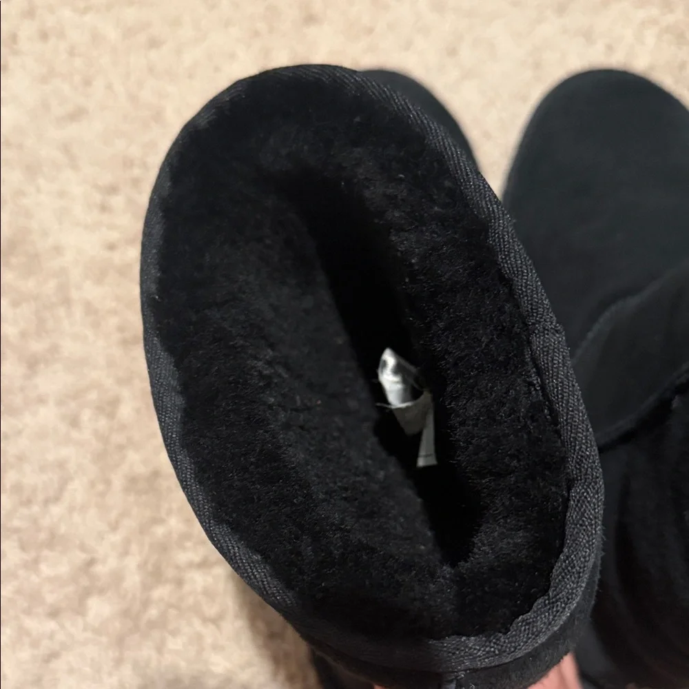 Uggs Women Black Boots - Picture 5 of 6